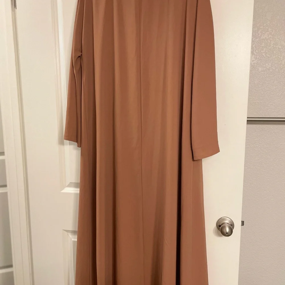 Open Abaya with Sleeveless Maxi Dress & Skirt Set - Picture 2 of 5